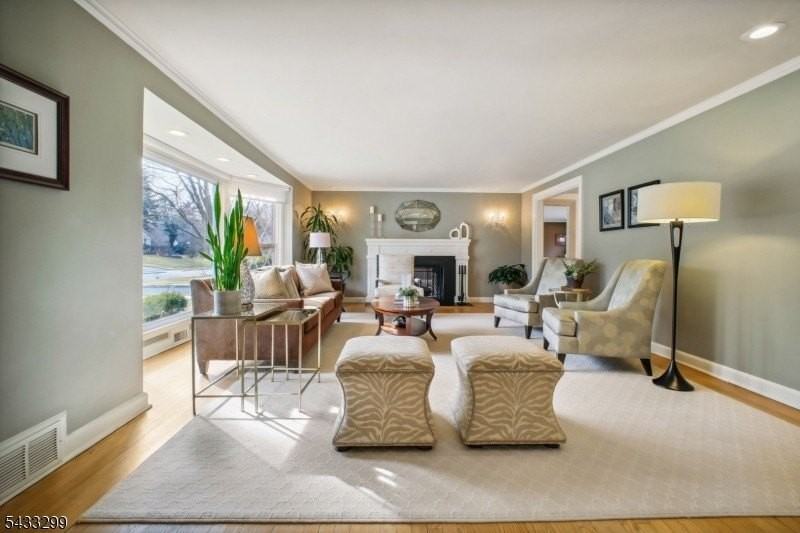71 Whiteoak Dr - Photo 4 of 37