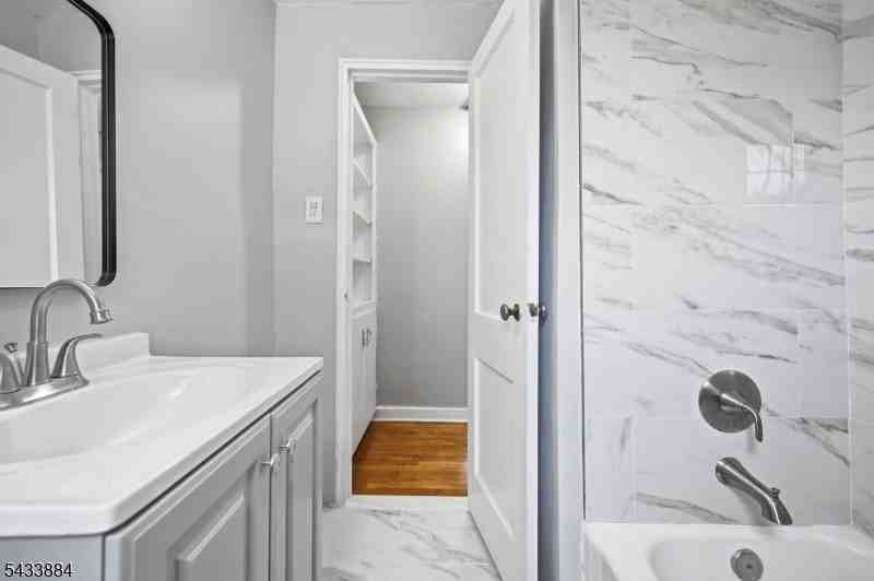 445 Morris Ave - Photo 3 of 17