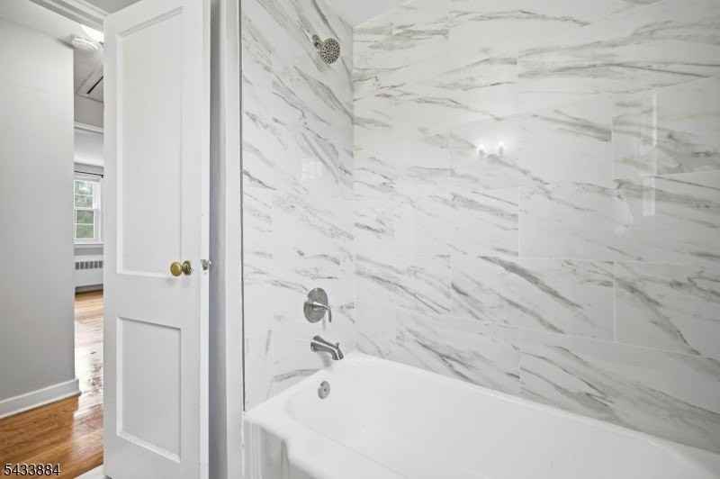 445 Morris Ave - Photo 4 of 17