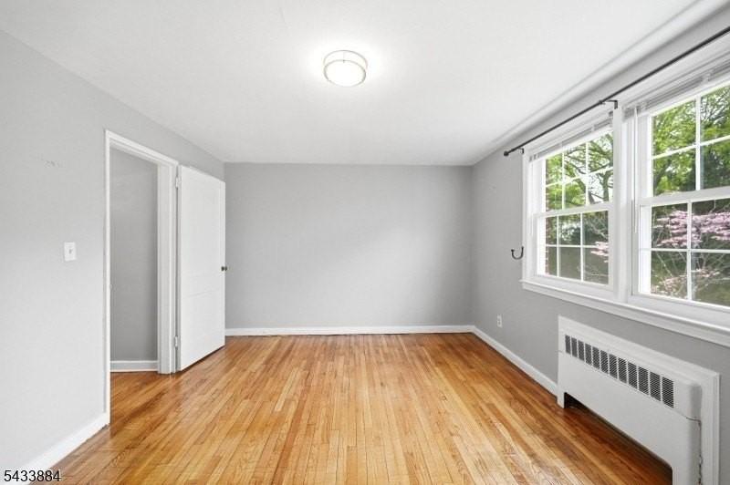 445 Morris Ave - Photo 6 of 17