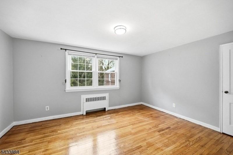 445 Morris Ave - Photo 7 of 17