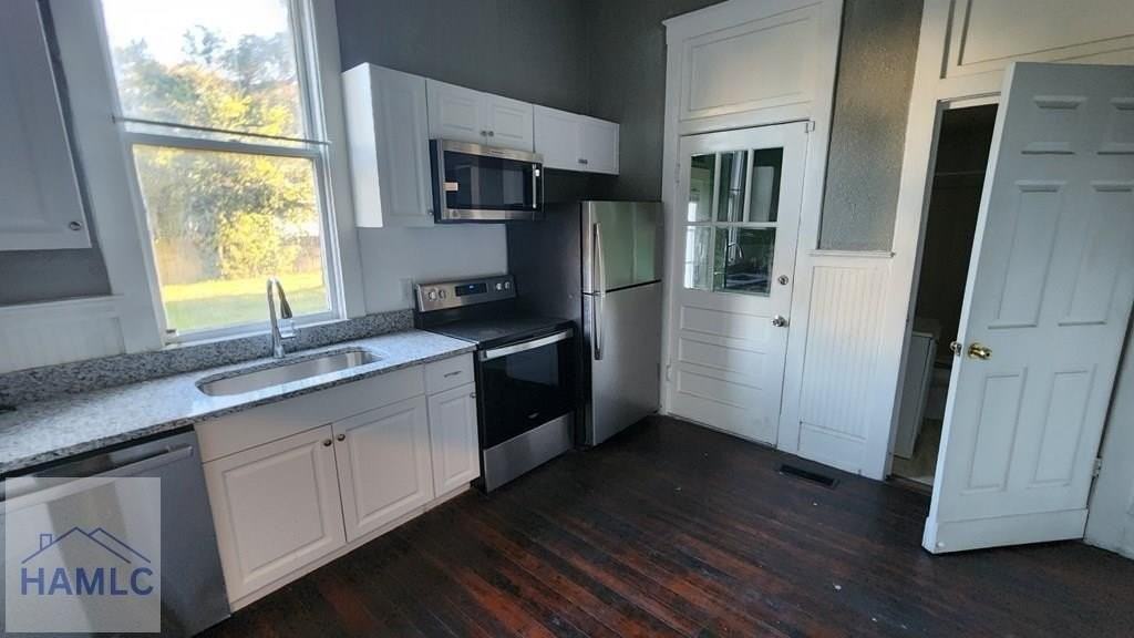 826A E Duffy St - Photo 4 of 6