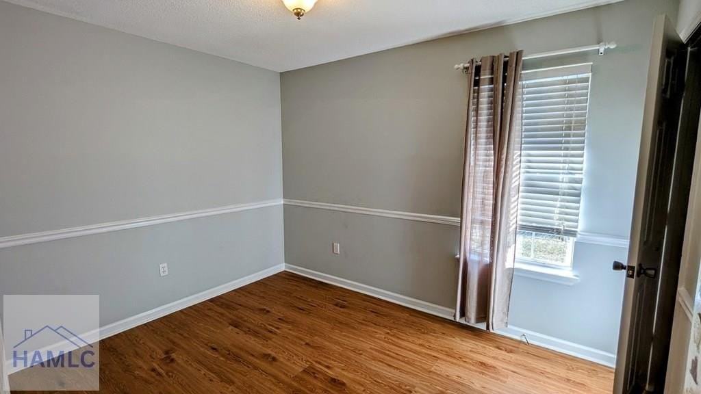 215 Gordon St - Photo 6 of 9