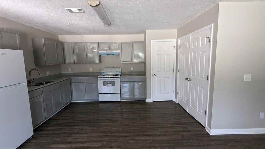 1474 Kelly Dr ## 11 - Photo 2 of 9