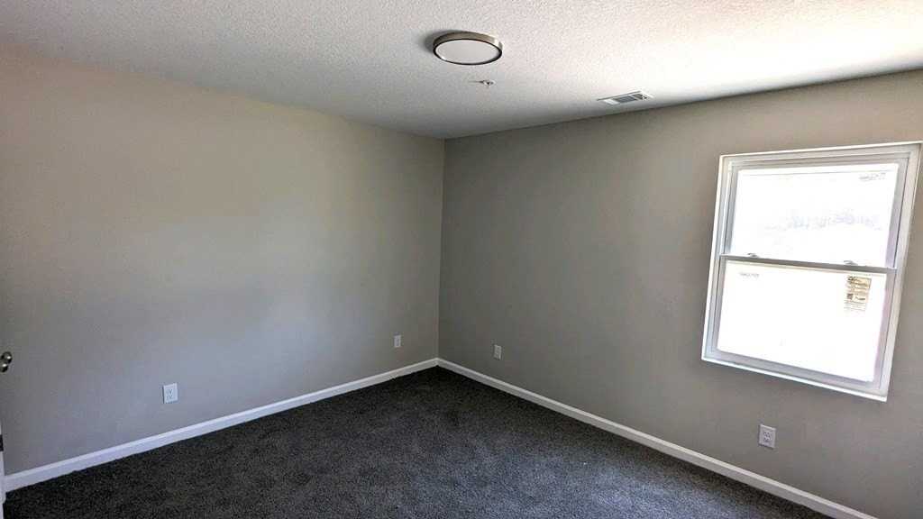 1474 Kelly Dr ## 11 - Photo 4 of 9
