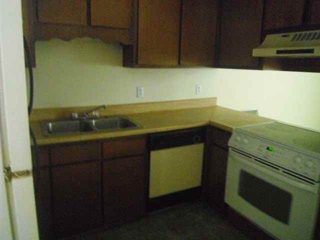 134 Pointe South Dr Apt D - Photo 3 of 6