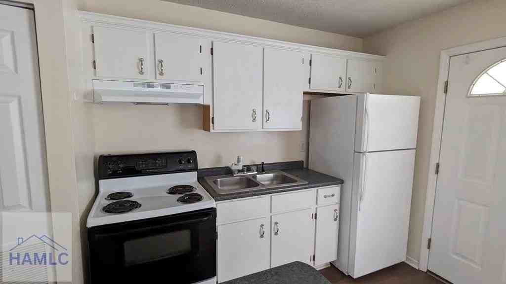 125 Rolland St - Photo 5 of 6