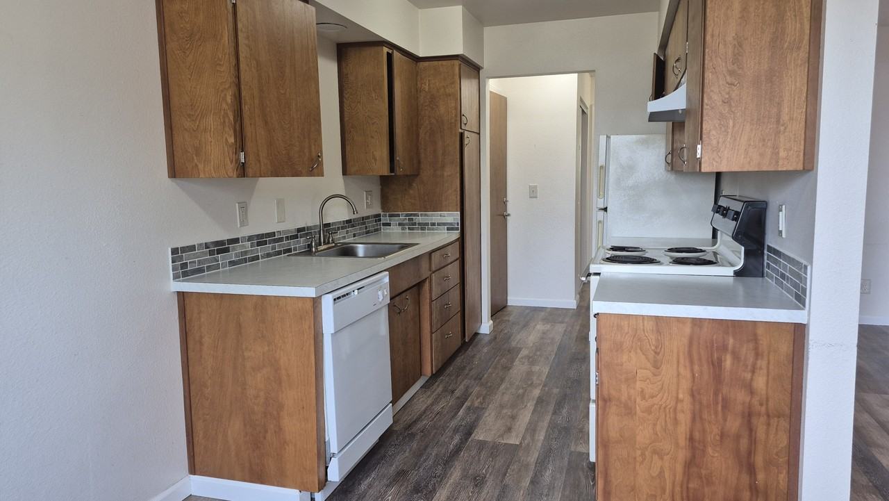 Country Pines - Photo 2 of 50