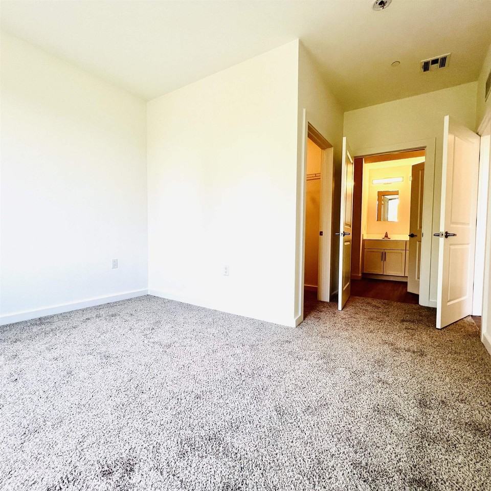 61 Virginia Ave #303 - Photo 5 of 9