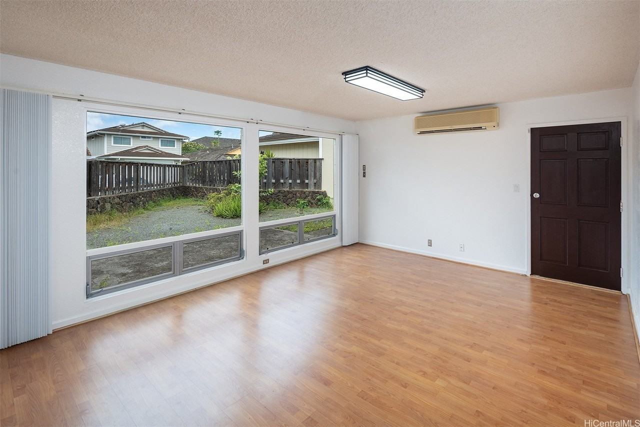 94-1114 Noheaiki St - Photo 2 of 20