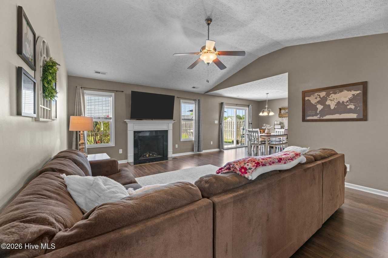 2943 Tesie Trl - Photo 7 of 40