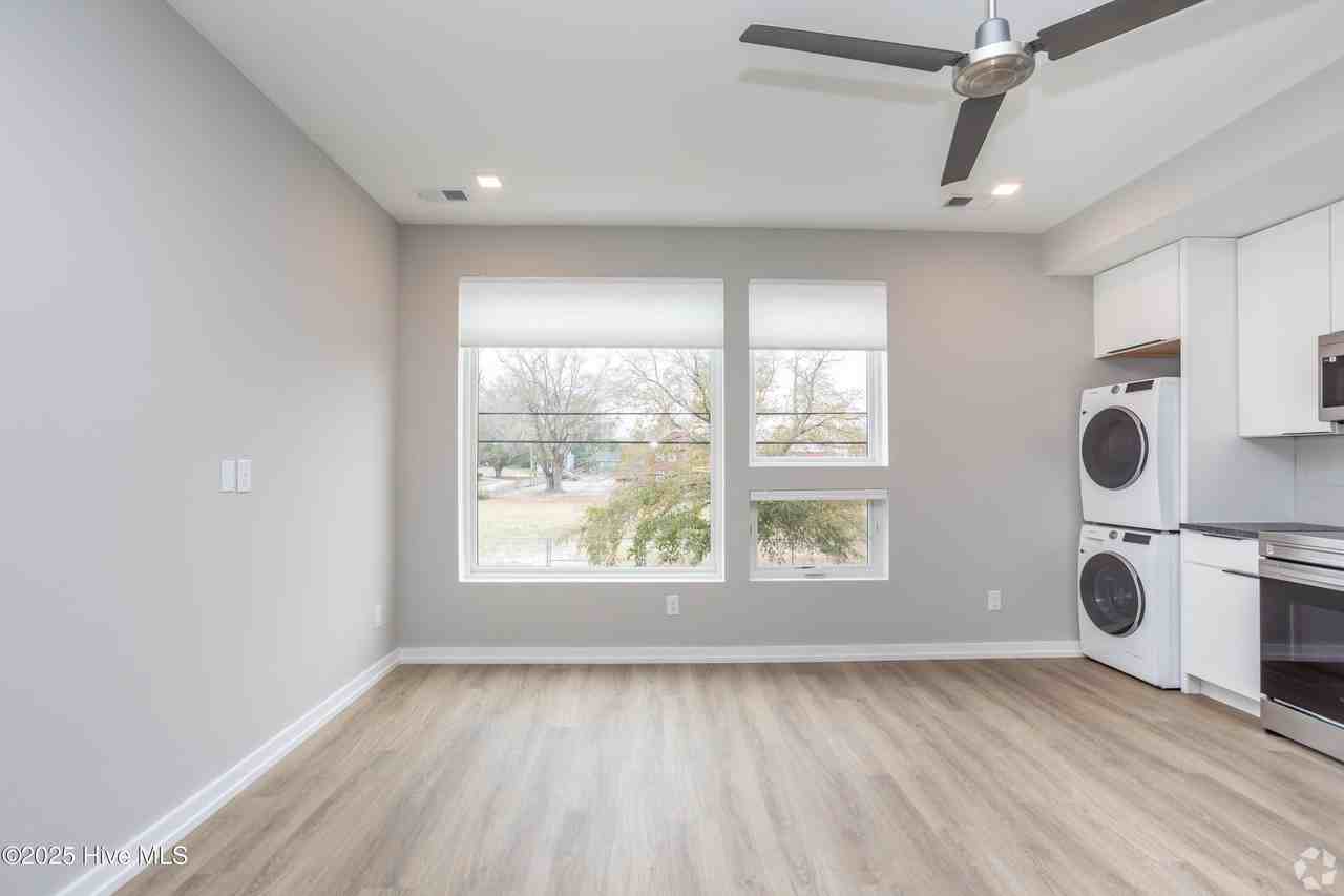 607 S 11th St #101 - Photo 5 of 13