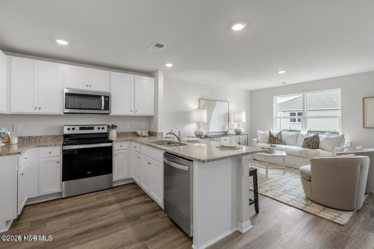 3222 Lobelia Ln - Photo 6 of 23