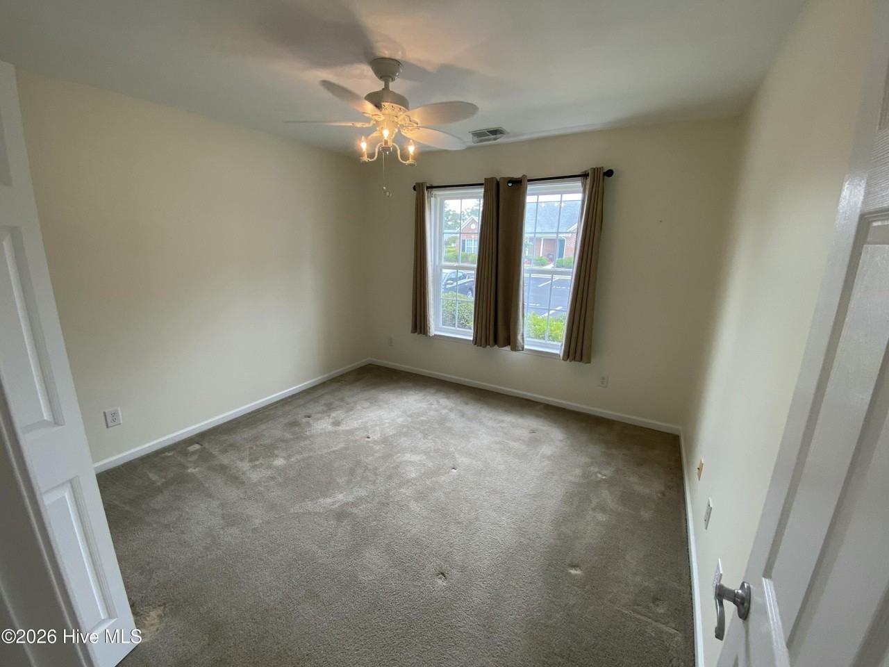 1041 Bridgeport Way - Photo 3 of 21