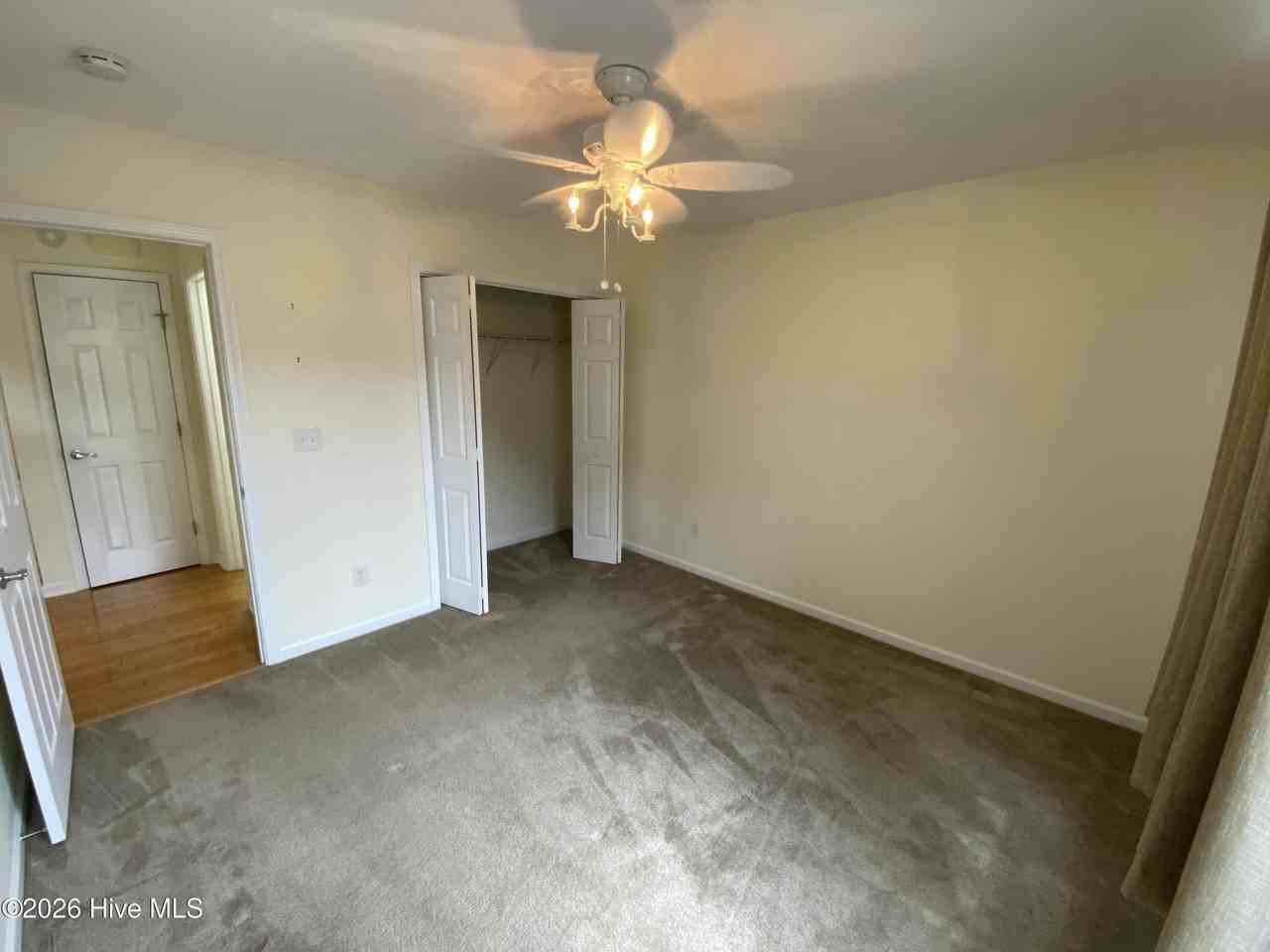 1041 Bridgeport Way - Photo 4 of 21