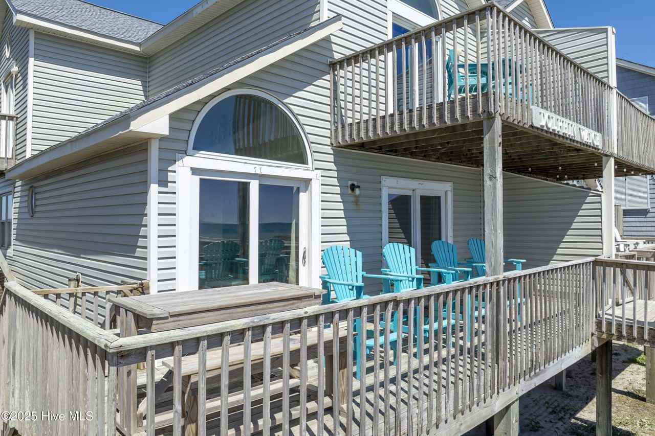 3994 Island Dr - Photo 6 of 44