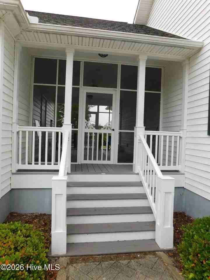 107 Beacon St - Photo 2 of 17