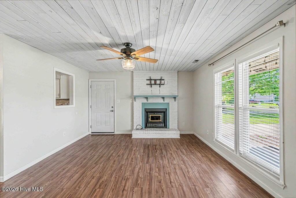 212 W Volant St - Photo 5 of 26