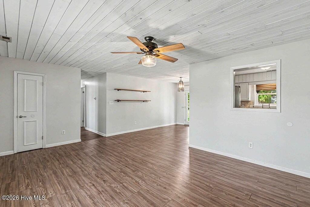 212 W Volant St - Photo 7 of 26
