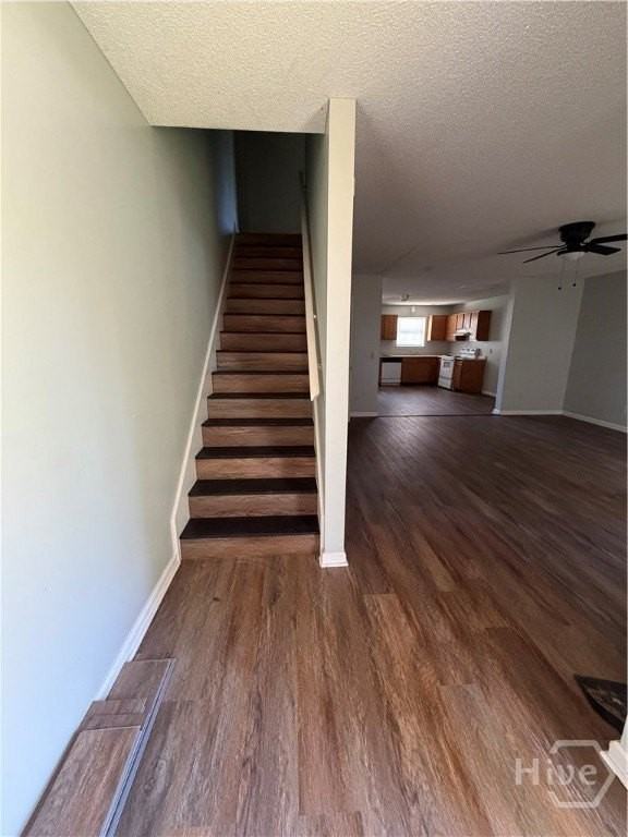 19 Kandlewood Dr #B - Photo 2 of 11
