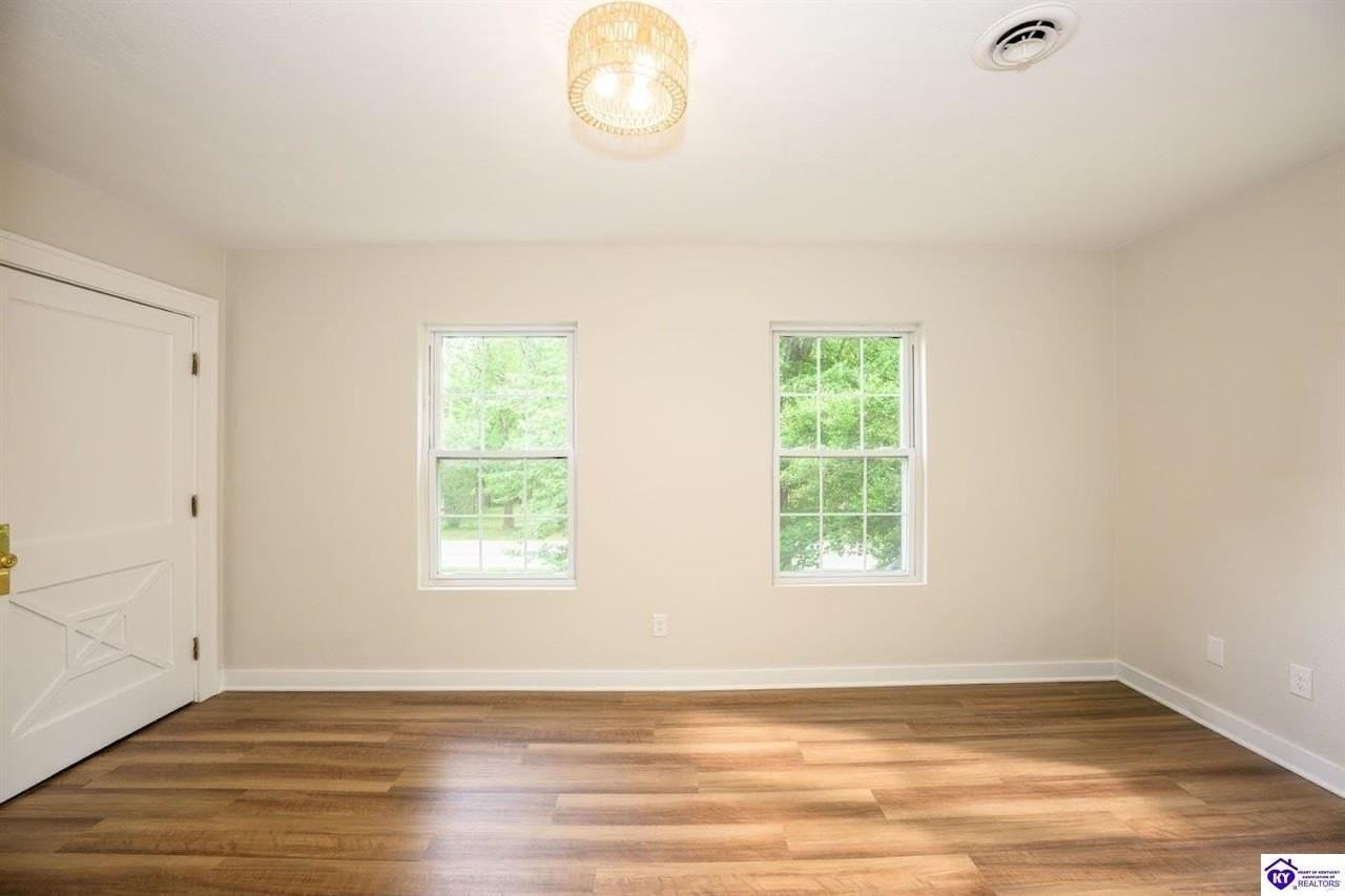 851 W Vine St #3 - Photo 3 of 16