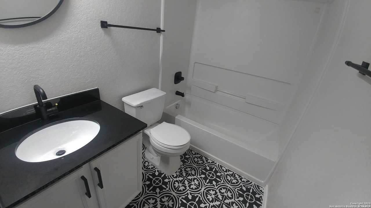 111 Cindy Lou Dr #1 - Photo 3 of 8