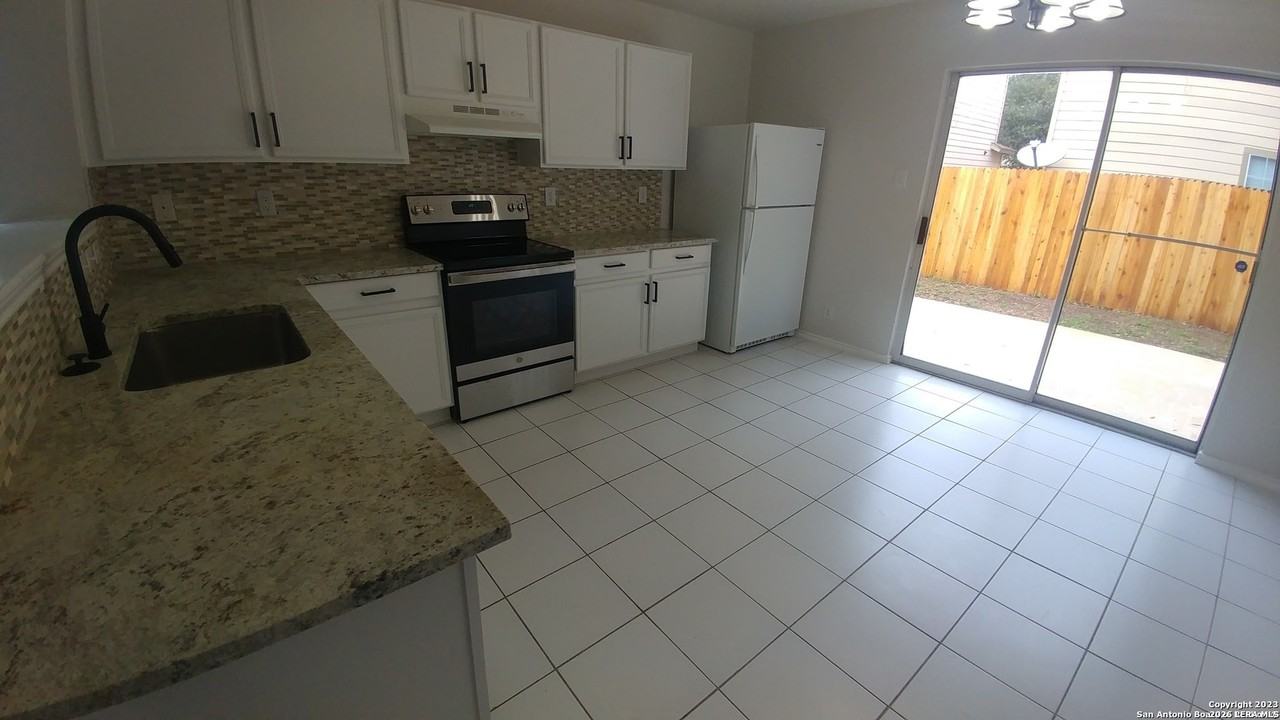 111 Cindy Lou Dr #1 - Photo 6 of 8