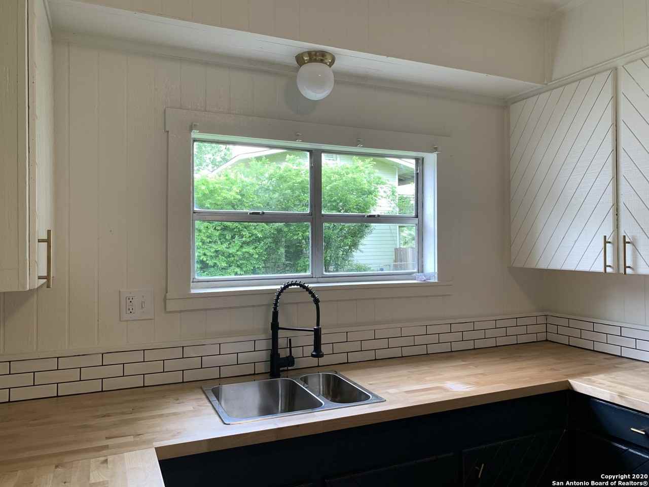 155 N Josephine Tobin Dr - Photo 7 of 24
