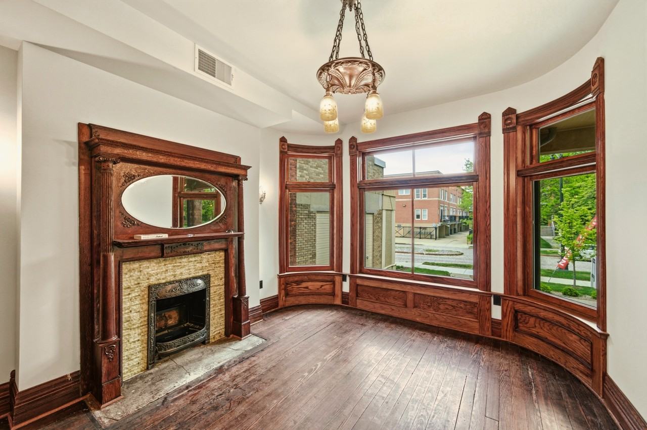 701 West Canfield Street - Photo 5 of 10