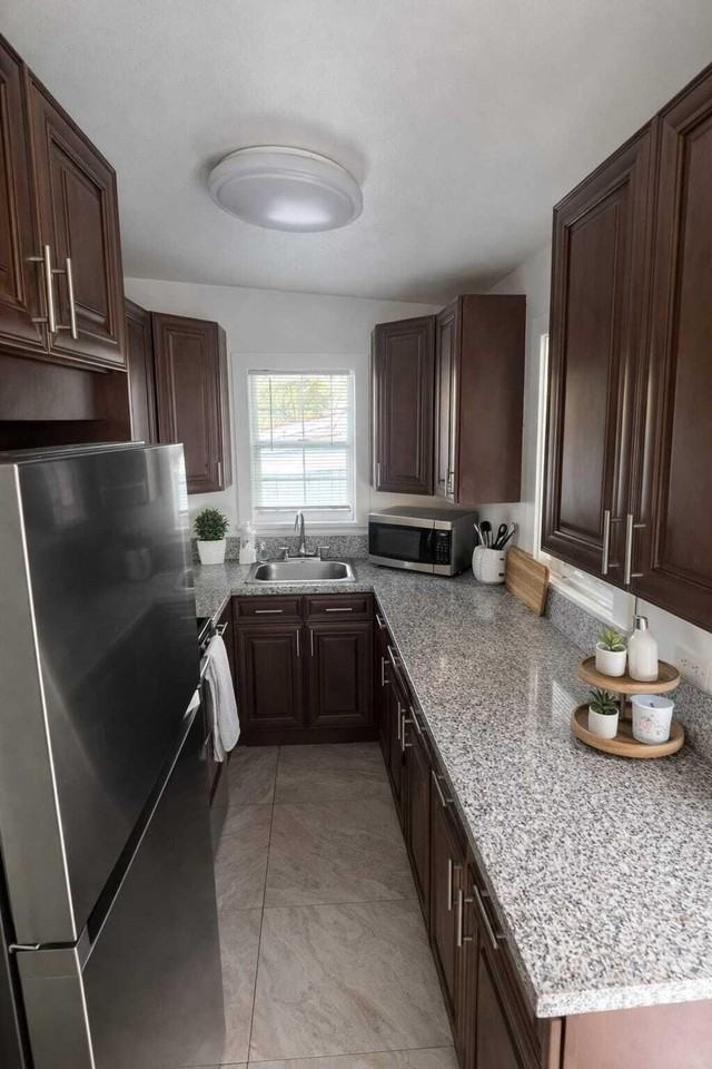 1110 White St #2 - Photo 3 of 5