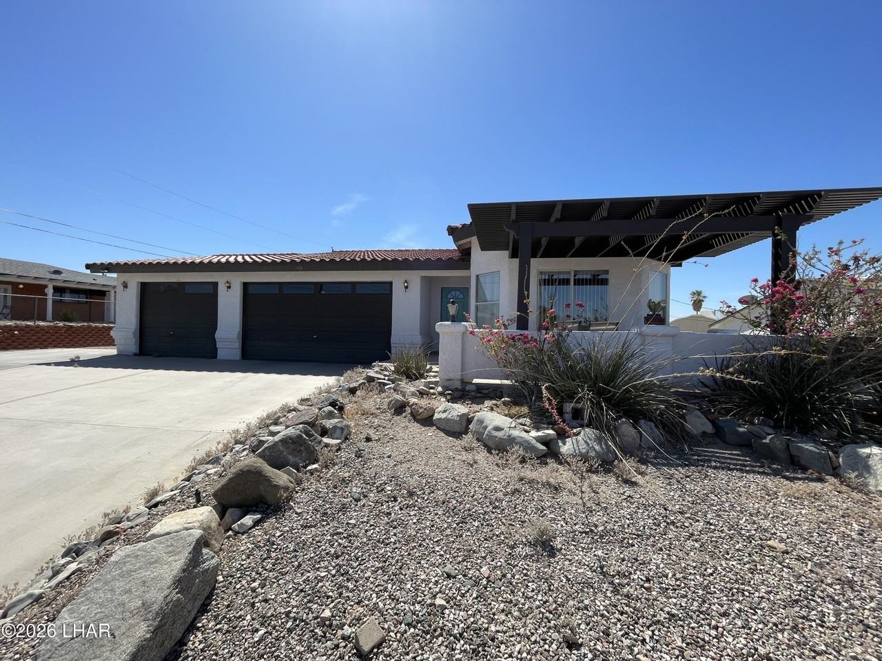 388 Coral Dr - Photo 2 of 16