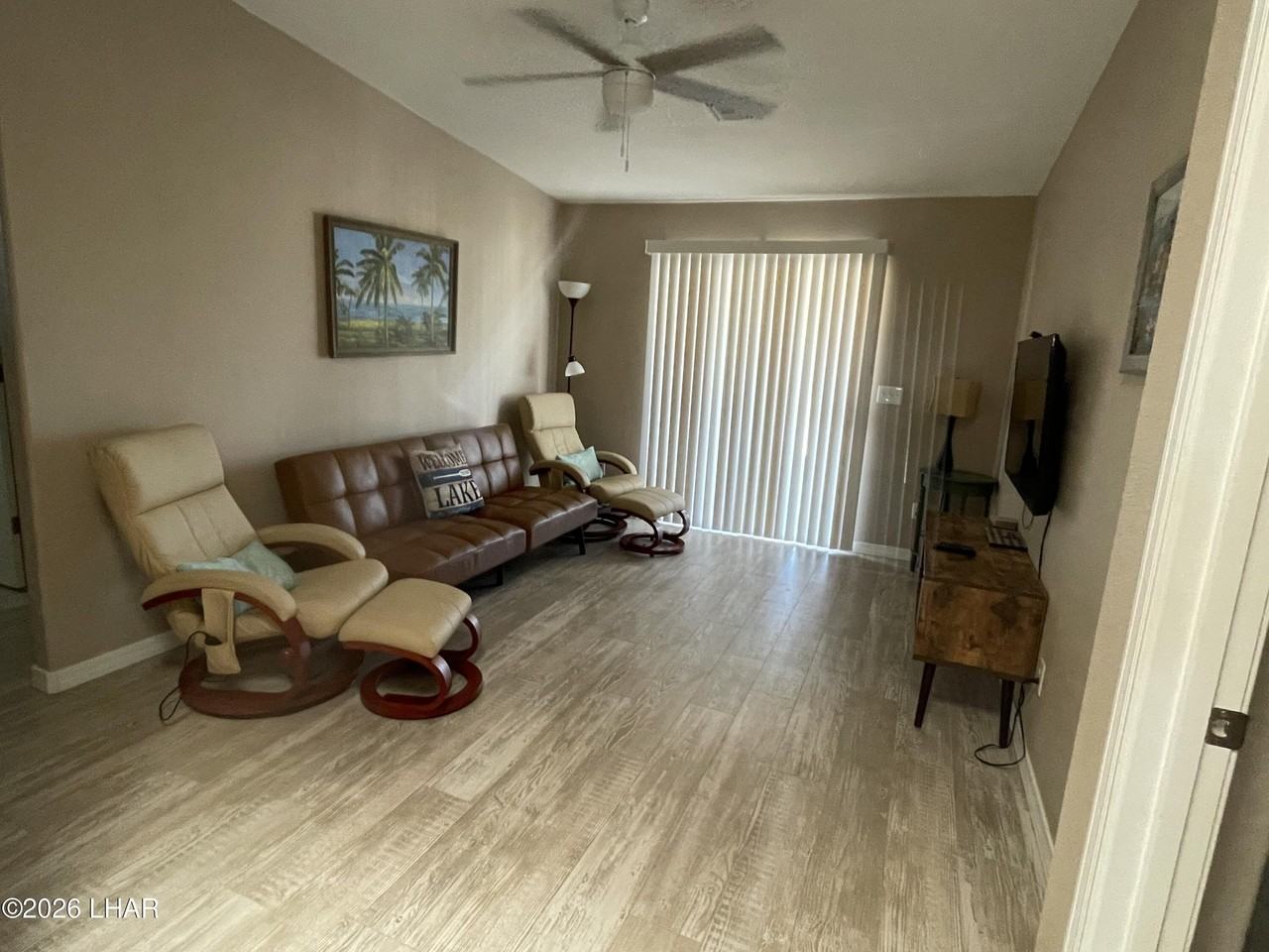 388 Coral Dr - Photo 6 of 16