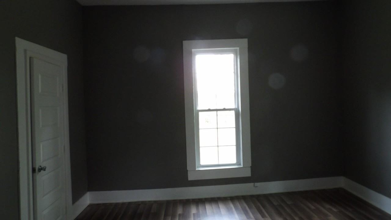 115 Ryan Dr - Photo 6 of 13