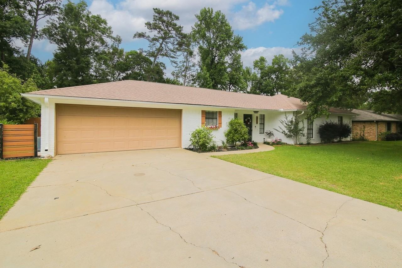 413 Woodway Ln - Photo 2 of 30