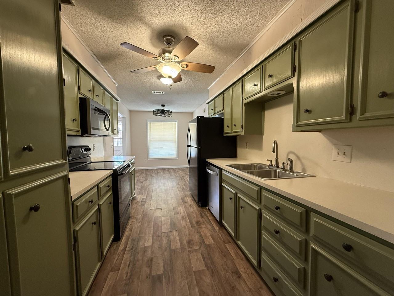 5729 89th St - Photo 3 of 15