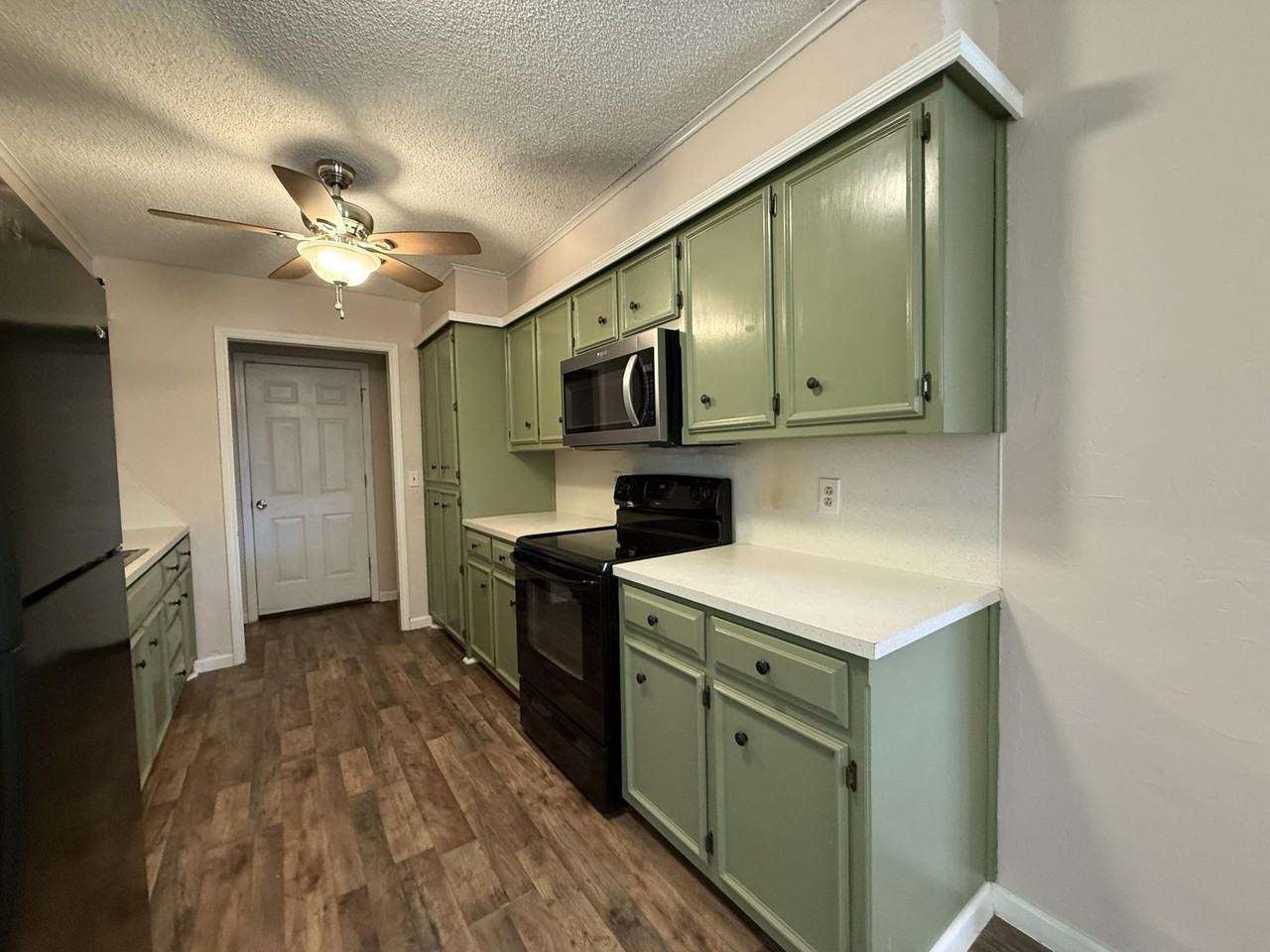 5729 89th St - Photo 5 of 15