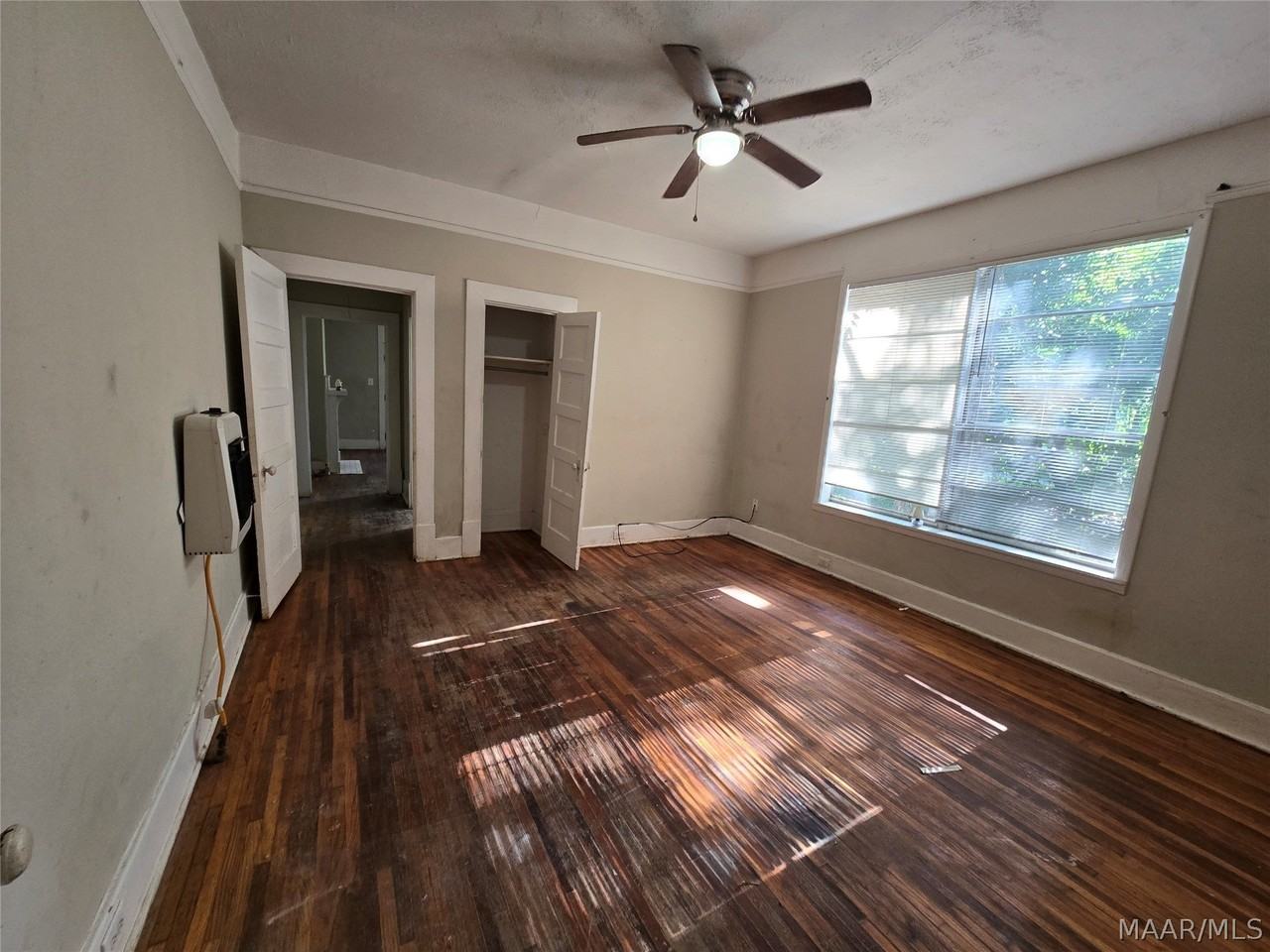 2302 Plum St - Photo 5 of 13