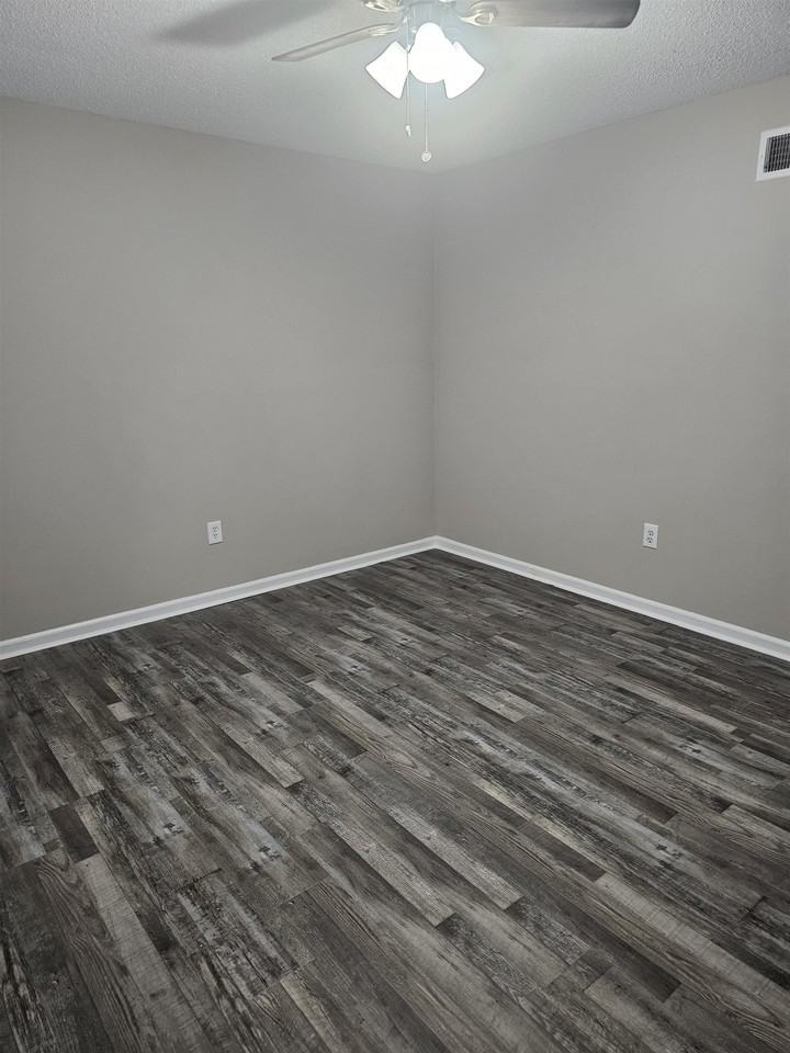 3896 Ajanders Dr - Photo 3 of 11