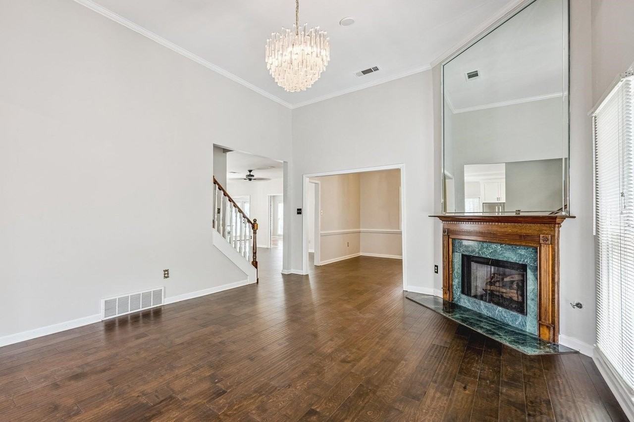 130 Riverwalk Pl - Photo 6 of 39