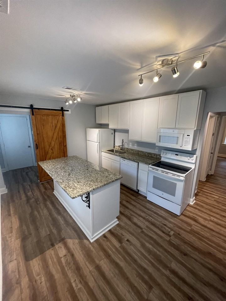 578 Buck St - Photo 6 of 15