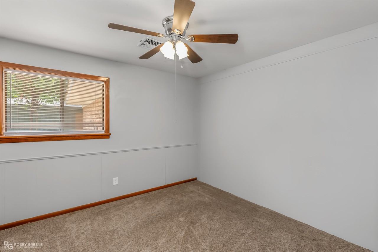 4103 Glen St #1 - Photo 5 of 10