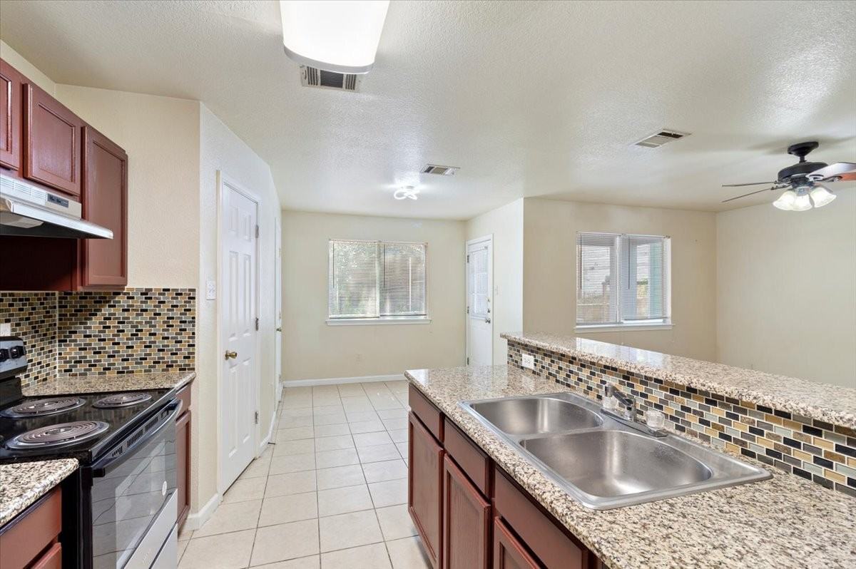 887 Sagewood Trail - Photo 2 of 18