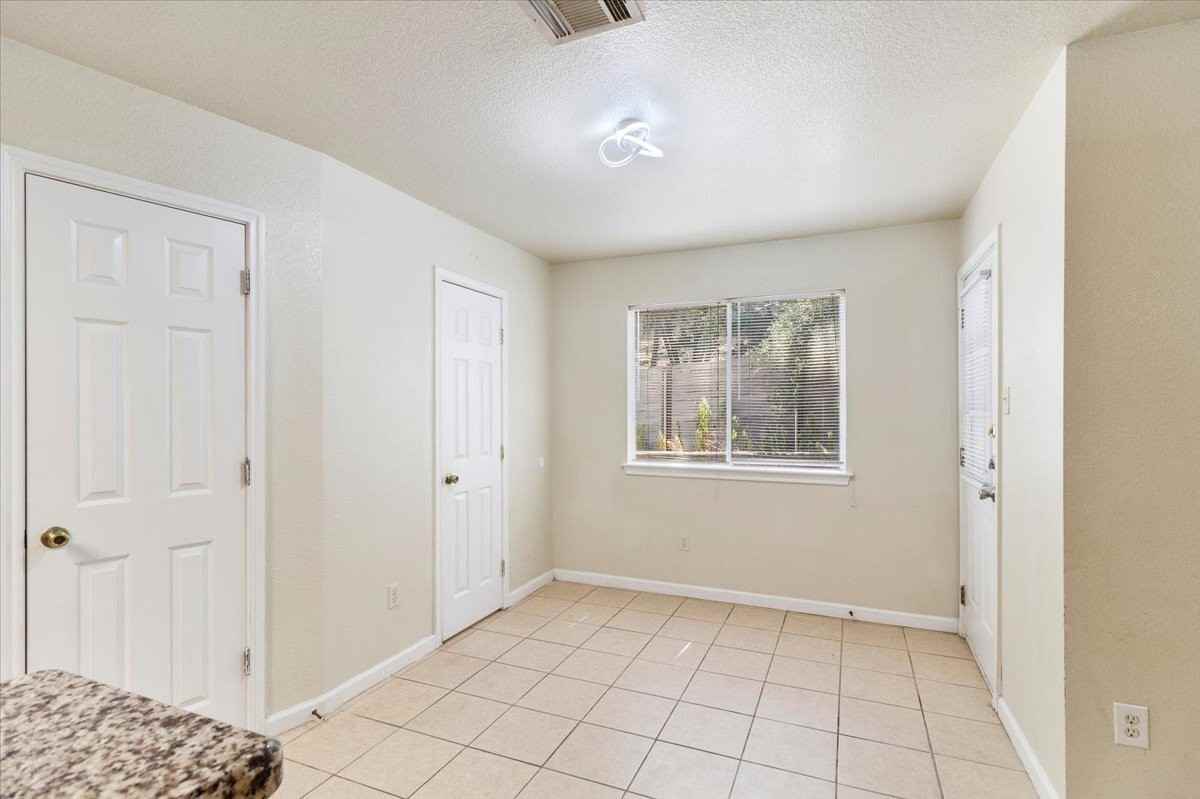 887 Sagewood Trail - Photo 4 of 18