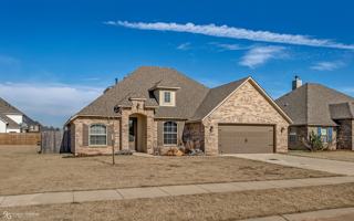 featured image of 604 Labarre Ln #1