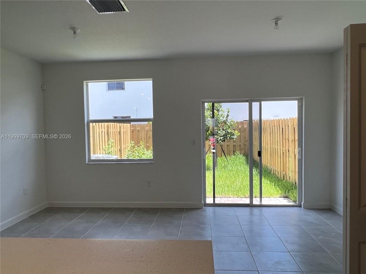 12223 Nw 23rd Pl - Photo 4 of 10