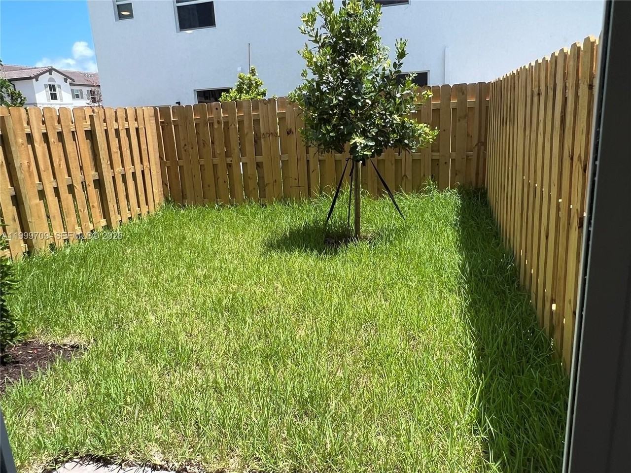 12223 Nw 23rd Pl - Photo 5 of 10