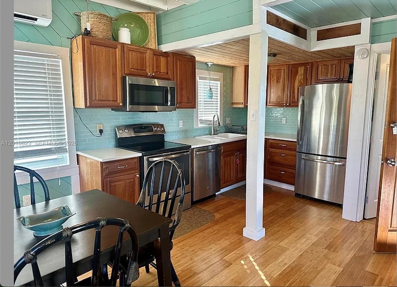 813 Hawksbill Ln - Photo 3 of 15