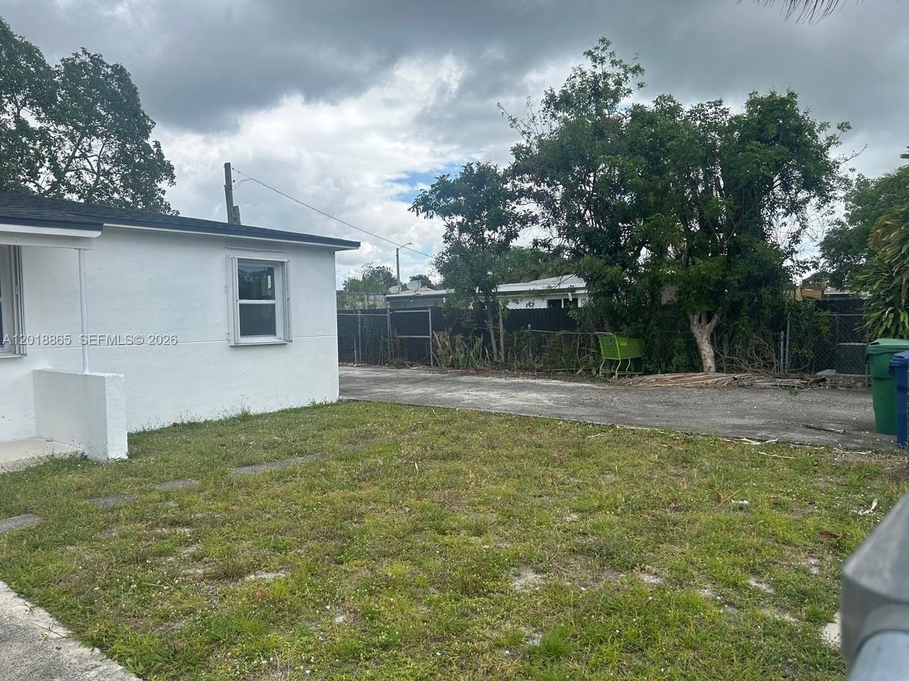 1835 Nw 122nd St - Photo 4 of 21