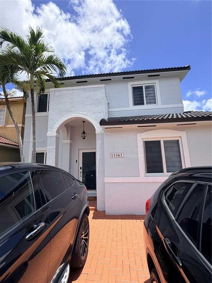 13361 Sw 143rd Ter #0 - Photo 2 of 48