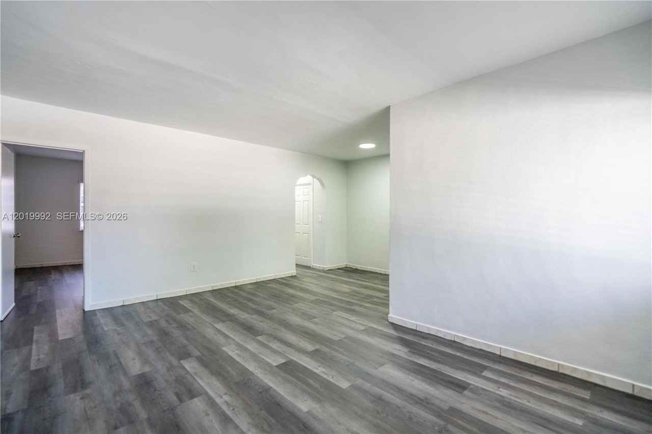 7911 Abbott Ave #9 - Photo 4 of 18